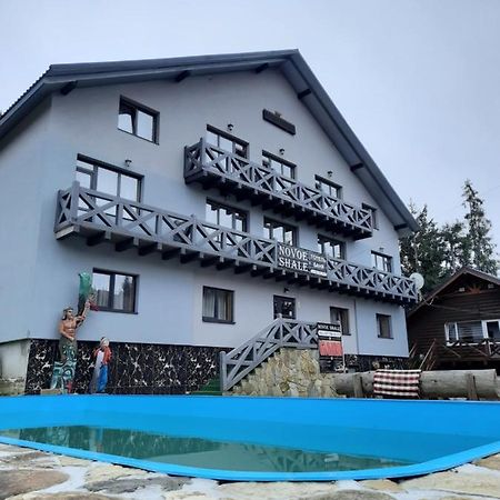 Hotel Novoe Shale ยาบลูนิตซา ภายนอก รูปภาพ
