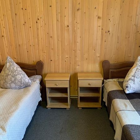 Hotel Novoe Shale ยาบลูนิตซา ภายนอก รูปภาพ