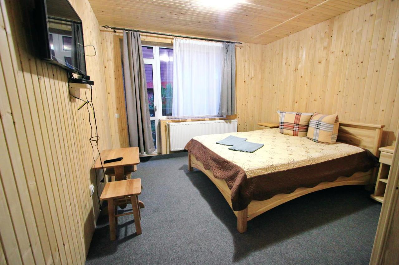Hotel Novoe Shale ยาบลูนิตซา ภายนอก รูปภาพ