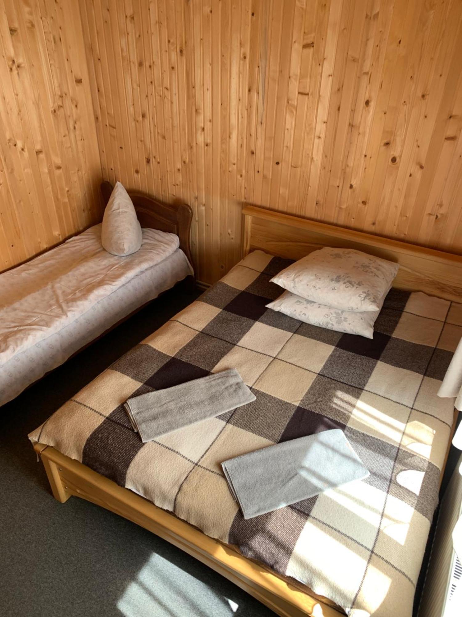 Hotel Novoe Shale ยาบลูนิตซา ภายนอก รูปภาพ