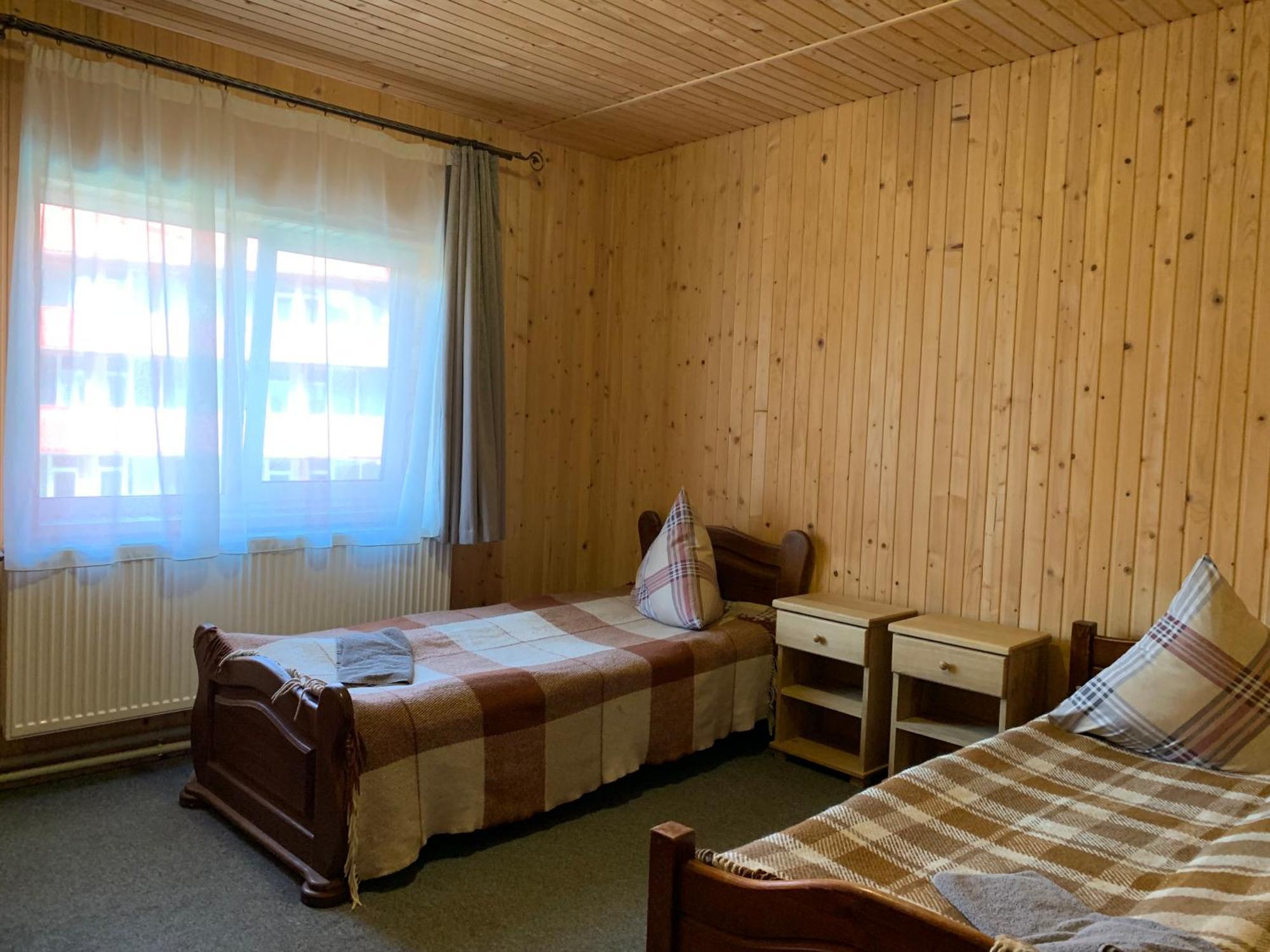 Hotel Novoe Shale ยาบลูนิตซา ภายนอก รูปภาพ