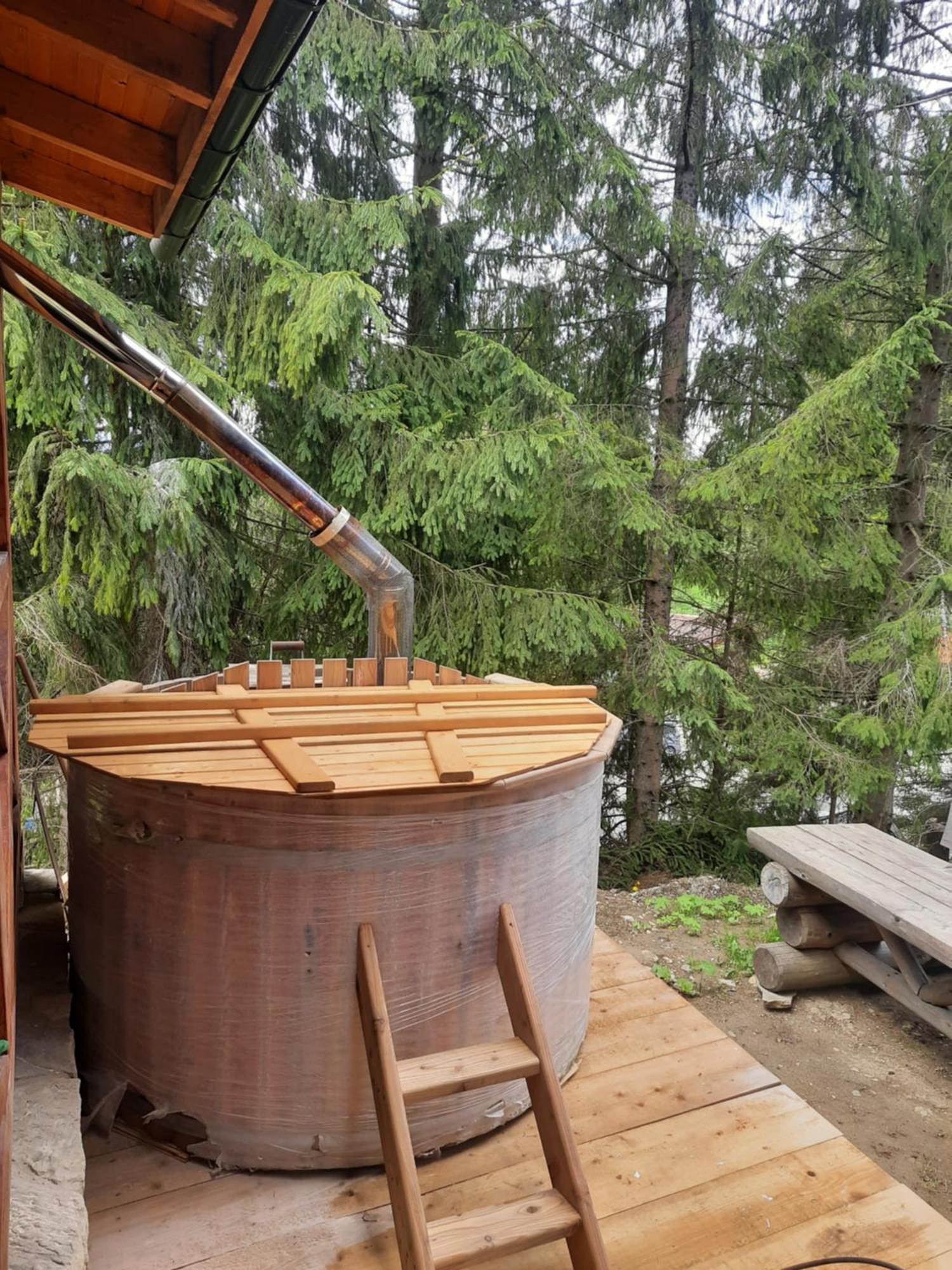 Hotel Novoe Shale ยาบลูนิตซา ภายนอก รูปภาพ