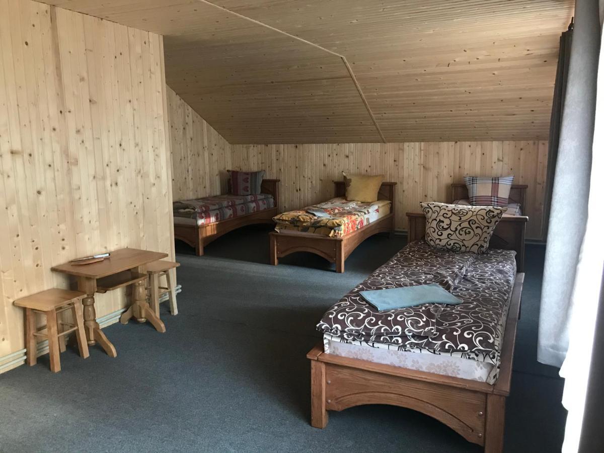 Hotel Novoe Shale ยาบลูนิตซา ภายนอก รูปภาพ