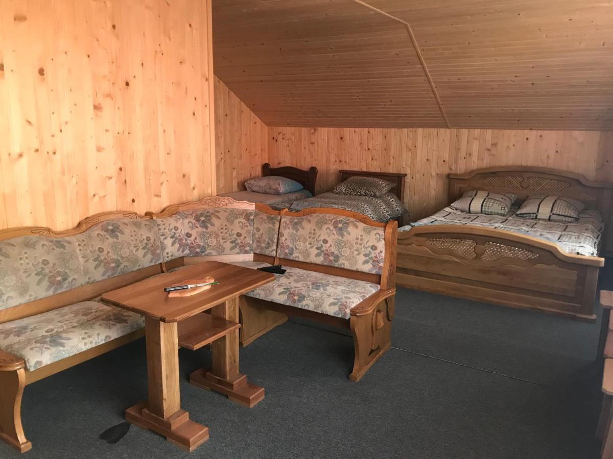 Hotel Novoe Shale ยาบลูนิตซา ภายนอก รูปภาพ