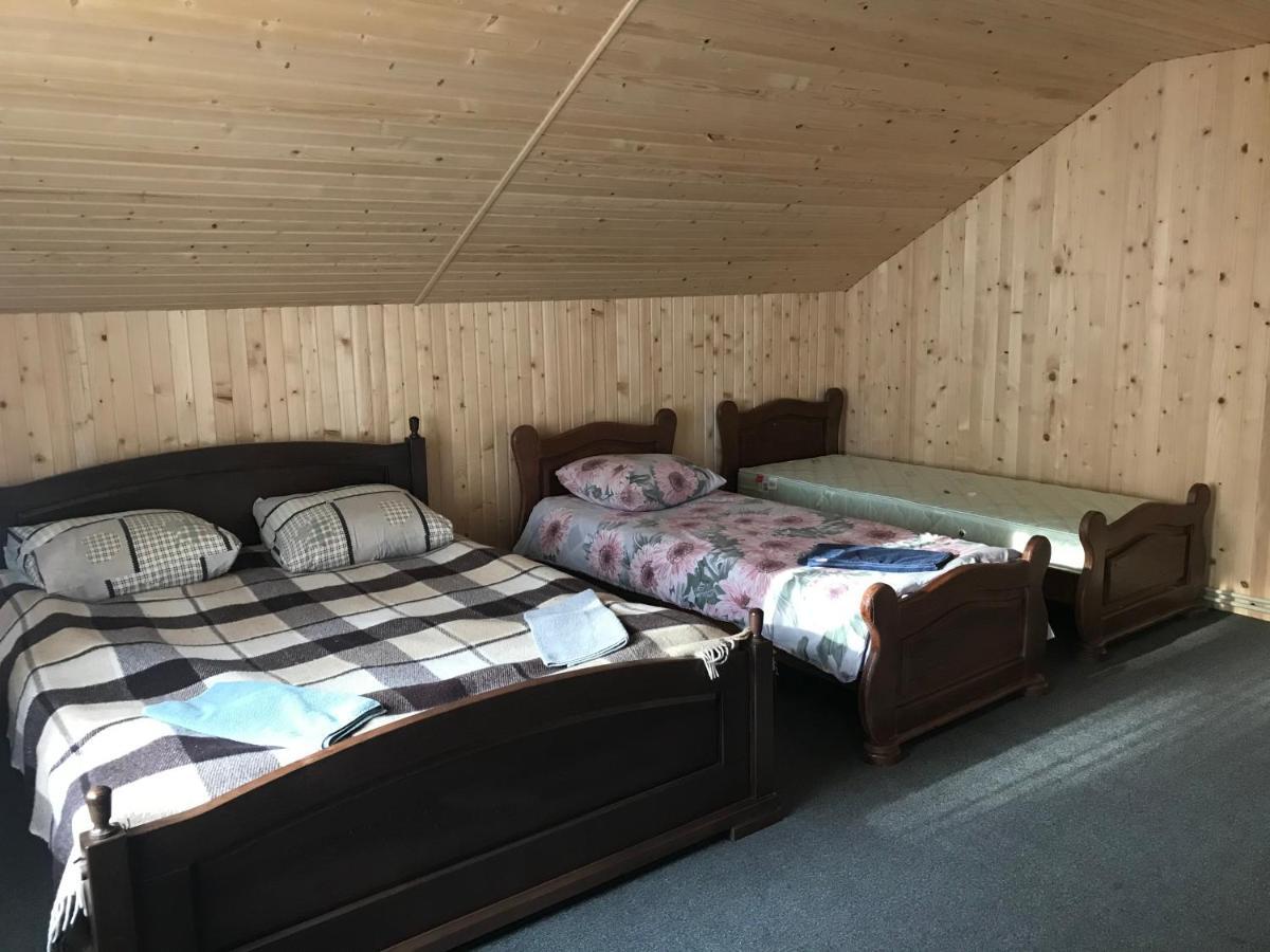 Hotel Novoe Shale ยาบลูนิตซา ภายนอก รูปภาพ